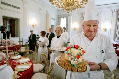 ​白宫任职最长厨师去世：为五任总统做了25年甜点