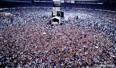 ​迈克尔杰克逊最轰动的演唱会，氧气耗尽千人晕厥，23人致死始末