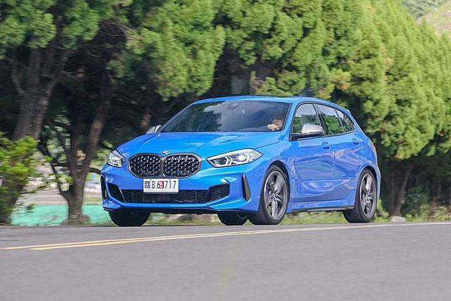 这驾感，依旧又浓又辣，试驾宝马M135i xDrive-