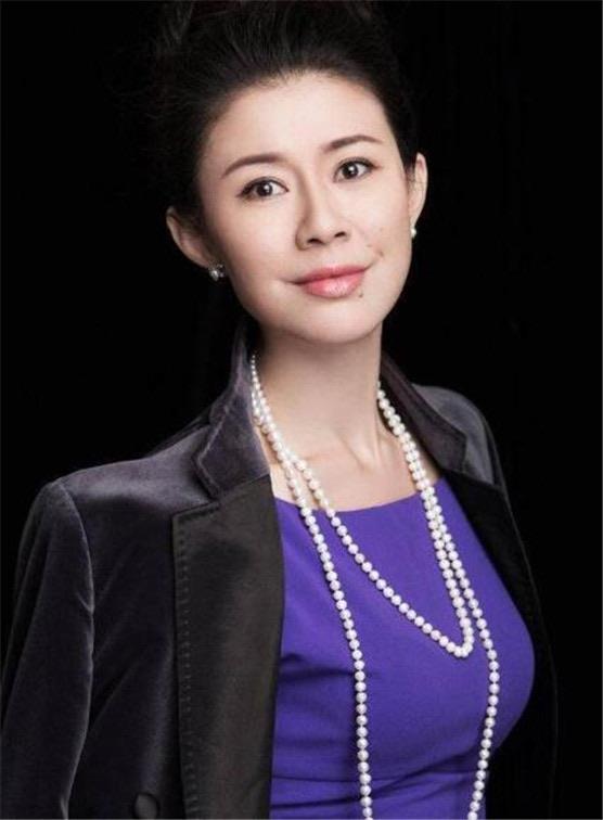 娱乐梁宏达现任妻子是谁？老梁有几任老婆叫什么名字？  4