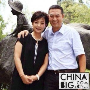 ​张嘉译的现任老婆是谁 揭秘张嘉译前妻及大女儿照片