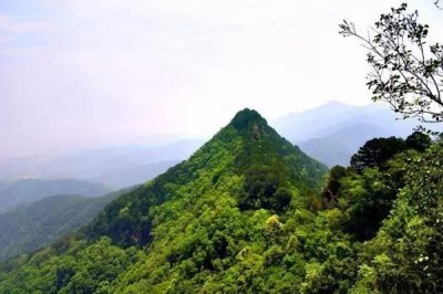 ​宜川蟒头山：这里山势险峻 是壶口瀑布周边景色最美的一座山头