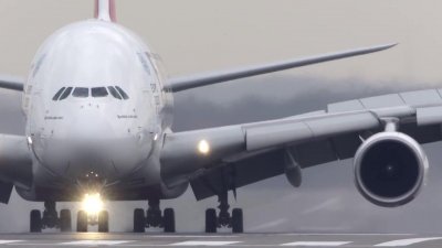 ​祥鹏航空一客机盘旋52分钟返航，起落架安全销未拔，为何不继续飞