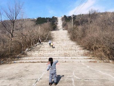 ​平顶山的山顶公园，现在的样子不是游乐园，而是一座废墟吧